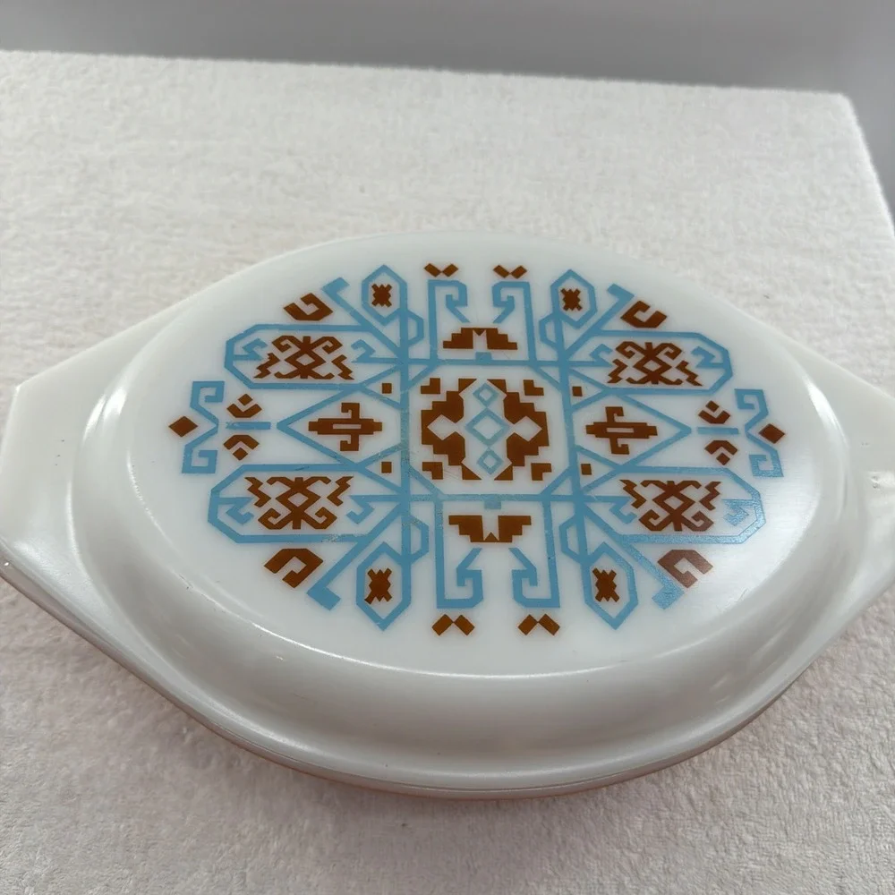 Vintage Pyrex Aztec Navajo 2 1/2 Quart #045 Oval Orange Casserole  with Lid